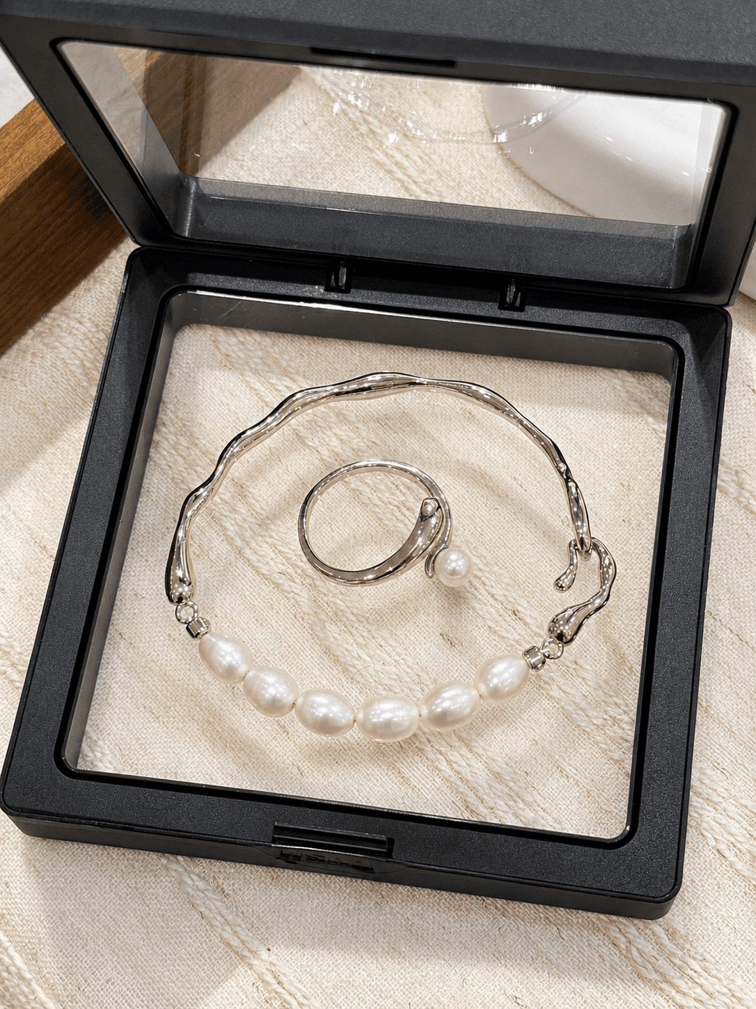 Bangle Pearl bracelet with Matching Ring in White Gold colour — 3